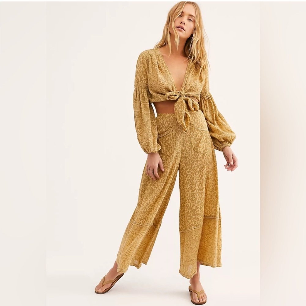 SPELL wild thing cropped pants in cheetah print